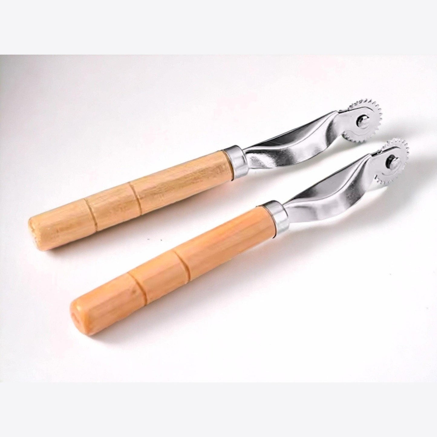 Serrated Tracing Wheel, Leather Fabric Craft Tool Wooden and Composite Handles, 6.89 inches, 4mm Spurred Wheel for Patterns