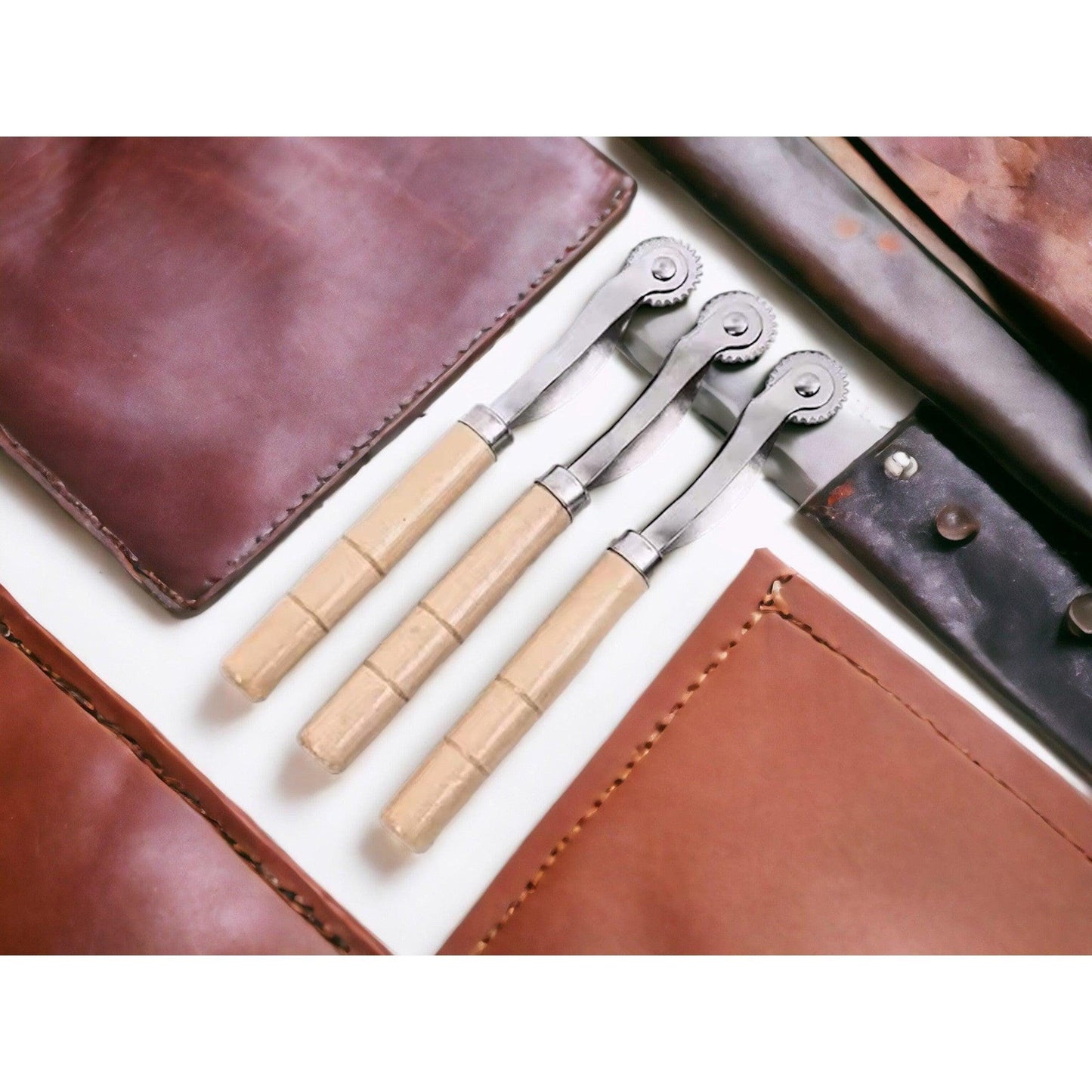 Serrated Tracing Wheel, Leather Fabric Craft Tool Wooden and Composite Handles, 6.89 inches, 4mm Spurred Wheel for Patterns